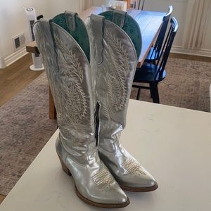 Corral Silver metallic western boot